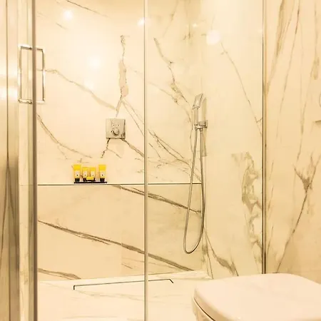 Wellness Con Jacuzzi Per 2 Persone *