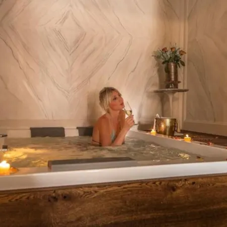 Wellness Con Jacuzzi Per 2 Persone דירה