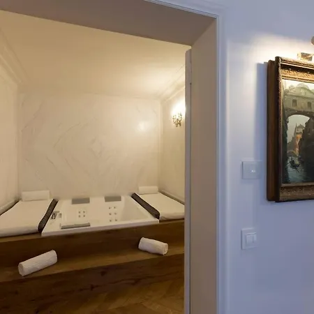 Wellness Con Jacuzzi Per 2 Persone ונציה